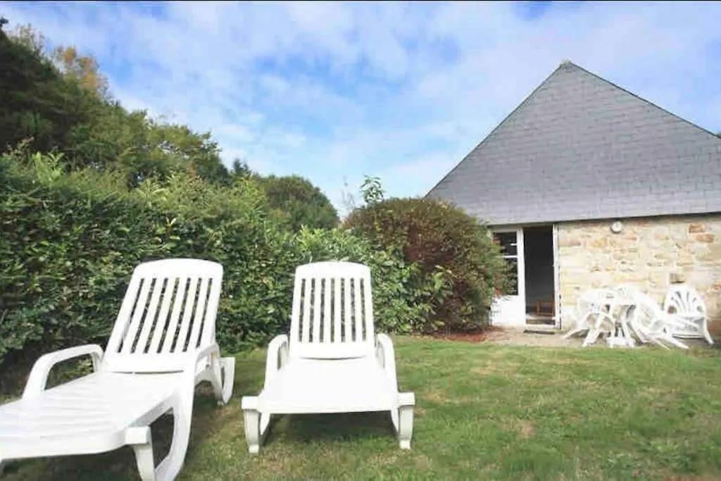 Gite Breizh Piscine Ou Jacuzzi Saint-Evarzec Holiday home