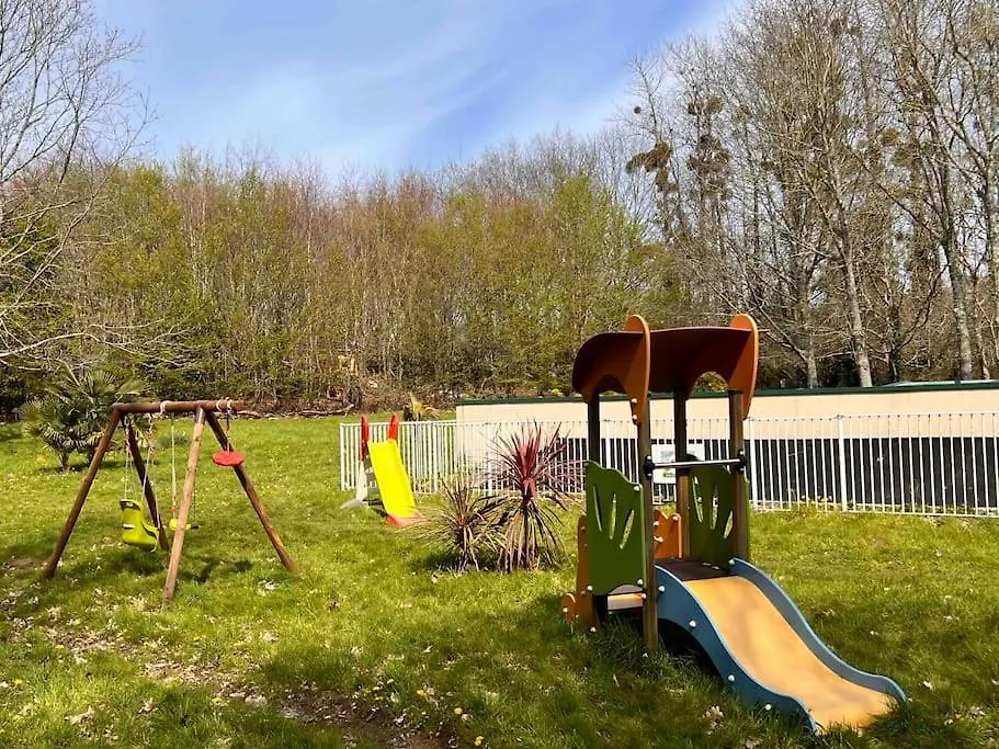 Gite Breizh Piscine Ou Jacuzzi Saint-Evarzec Holiday home