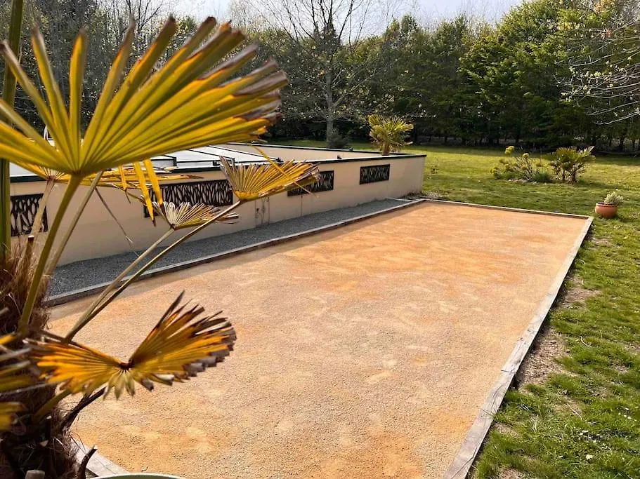 Holiday home Gite Breizh Piscine Ou Jacuzzi Saint-Evarzec France